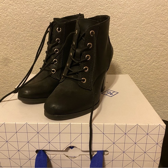 Call it spring-Louisee Heeled booties - Block heel. Size 6 - Picture 5 of 5